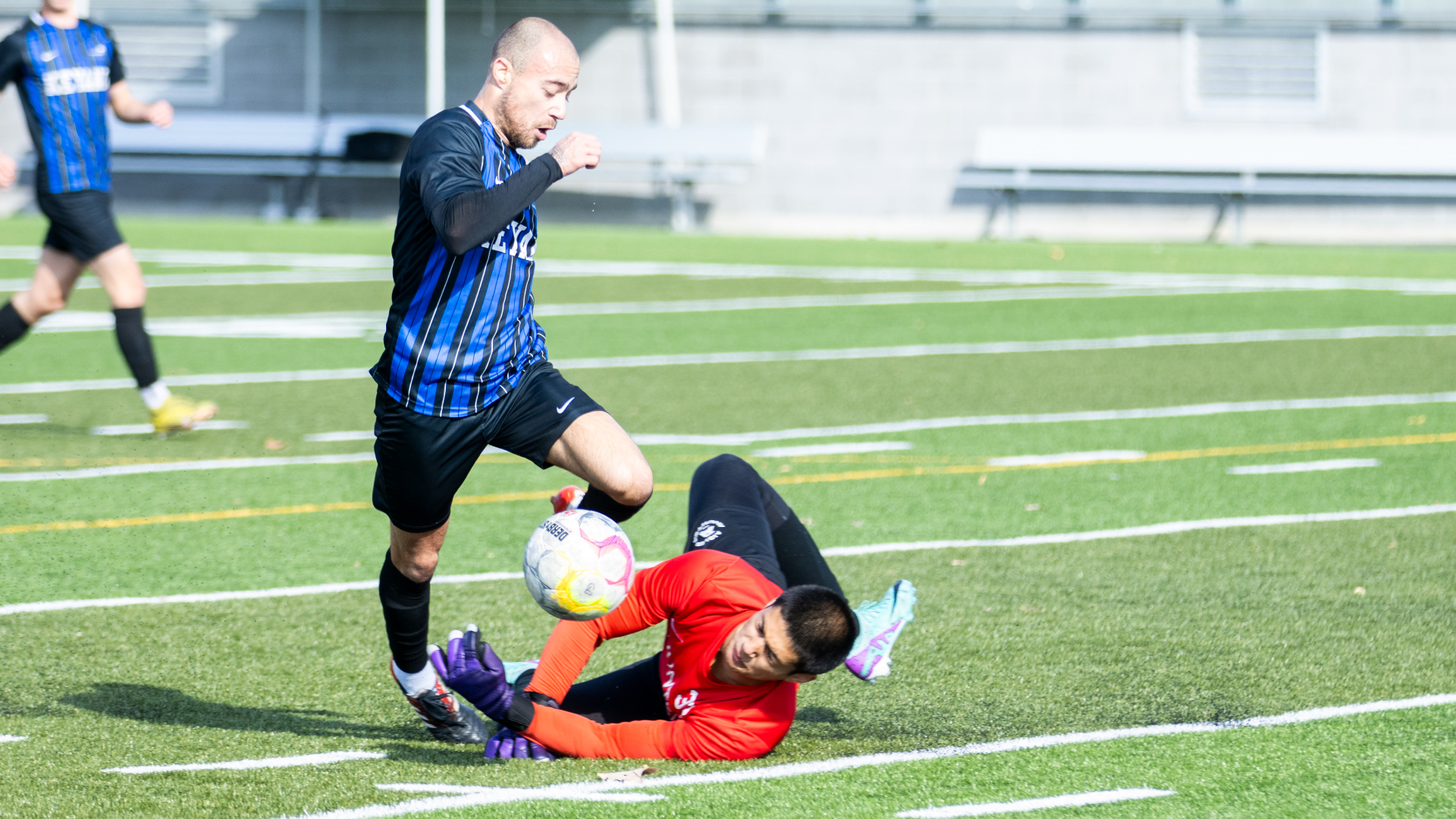 Men's Soccer Huskies top Aigles to advance to play for CCAA Bronze Saturday